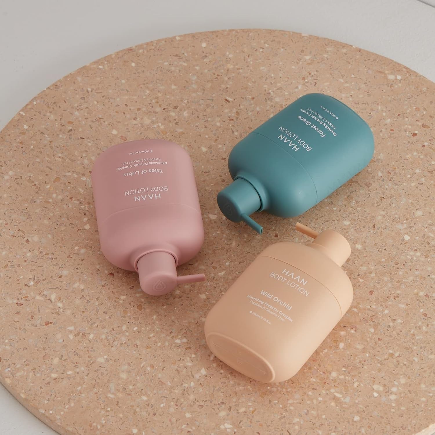 - Lotion Corporelle Hidratante Y Nutritiva, Con 97% Ingredientes Naturales Y Prebióticos. Recargable. Crema Cuerpo Tales of Lotus